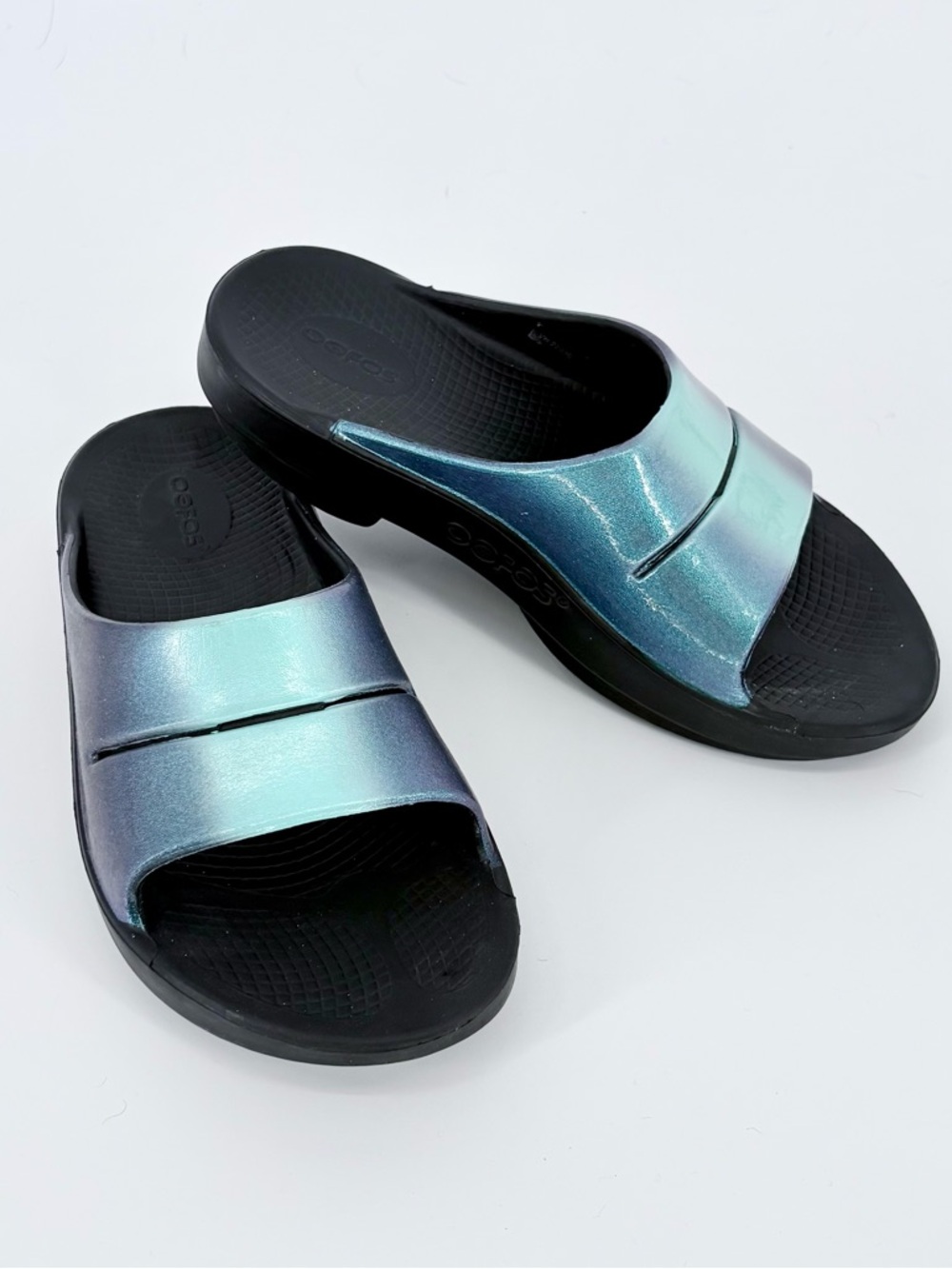 Oofos OOahh Luxe Slide Sandal in Atlantis - Picture 3 of 13